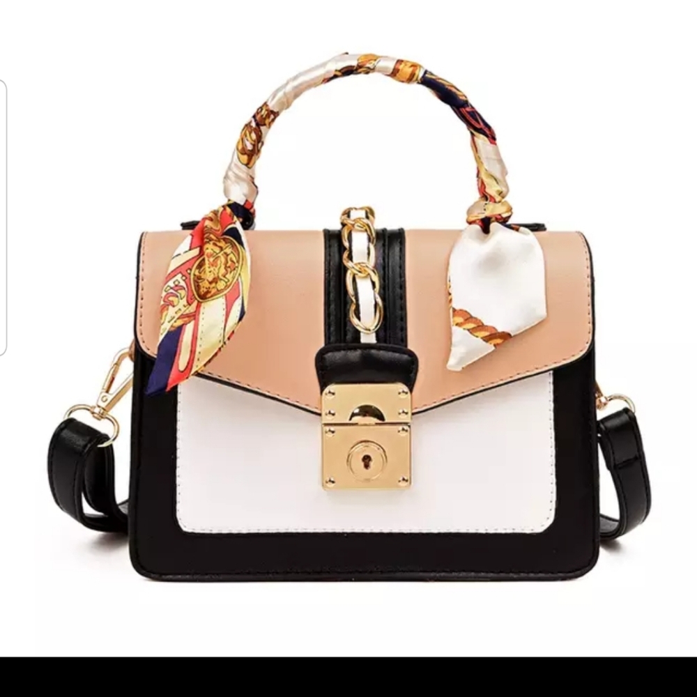 Elegant leather Shoulder/ crossbody purse